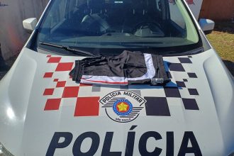 homem-e-preso-apos-furtar-loja-de-roupas-e-ser-abordado-vestindo-duas-bermudas-em-osvaldo-cruz