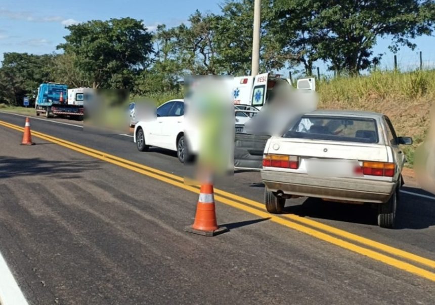 ao-dirigir-embriagado,-motorista-de-44-anos-provoca-duas-colisoes-traseiras-em-rodovia,-em-parapua