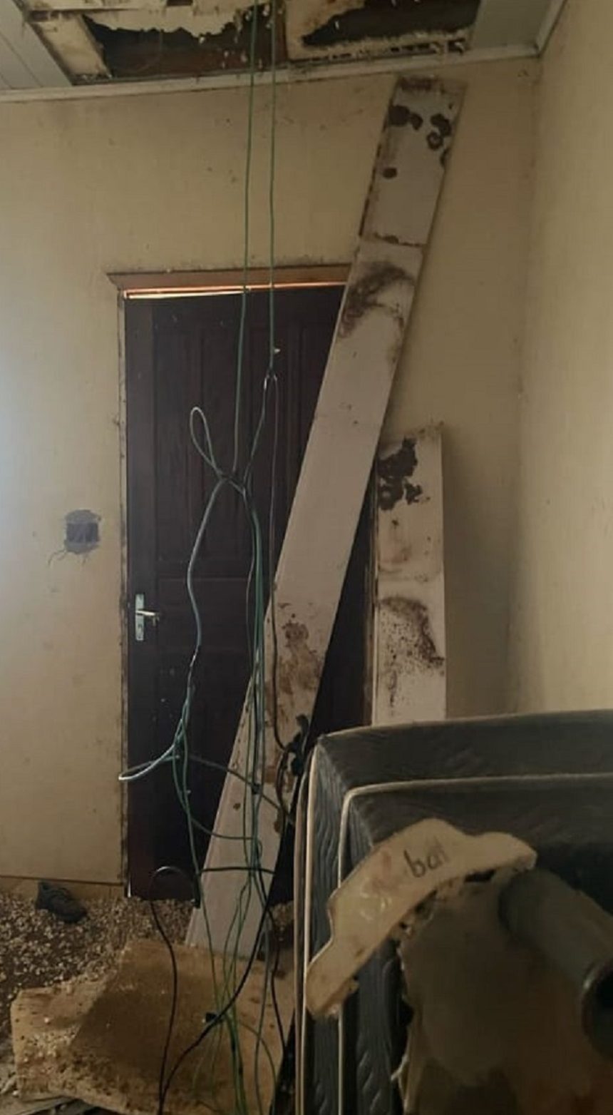 ao-ser-flagrada-em-furto-de-fios-eletricos,-dupla-e-presa-em-rosana