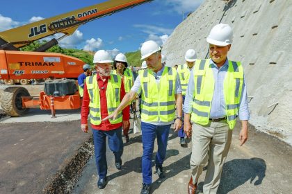 lula-visita-trecho-da-via-dutra-que-tem-25%-das-obras-concluidas