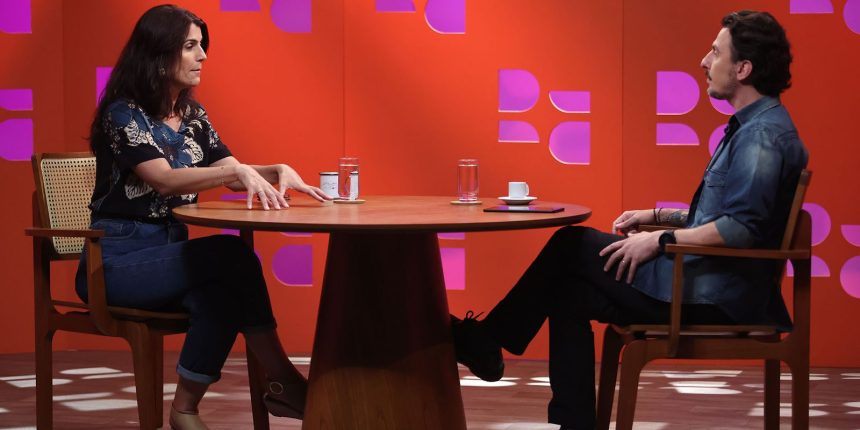 no-dr-com-demori,-manuela-davila-aborda-violencia-politica-de-genero