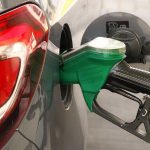 preco-do-petroleo-ja-caiu-17%-este-ano.-quando-queda-chega-aos-postos?