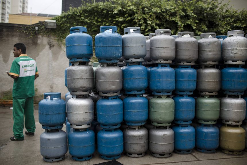 distribuidoras-acusam-leiloes-da-petrobras-de-puxar-alta-de-gas-de-cozinha