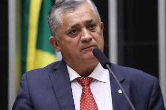 ‘nao-existe-plano-b,-lula-e-o-candidato-em-2026’,-diz-lider-do-pt-na-camara