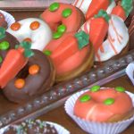 com-cenouras-e-coelhos-de-chocolate,-aprenda-receita-de-donuts-personalizados-de-pascoa