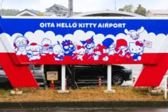 por-mais-turistas,-cidade-japonesa-‘envelopa’-aeroporto-com-a-hello-kitty