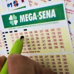 mega-sena:-quanto-r$-50-milhoes-rendem-todo-mes-na-poupanca-e-no-tesouro