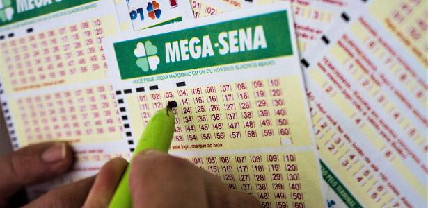 mega-sena:-quanto-r$-50-milhoes-rendem-todo-mes-na-poupanca-e-no-tesouro