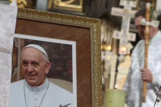 papa-francisco:-velorio-aberto-comeca-amanha,-funeral-sera-no-sabado
