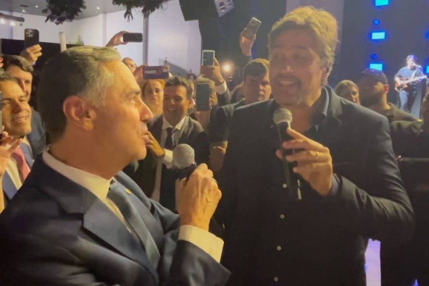 barroso,-do-stf,-faz-dueto-com-cantor-sertanejo-em-festa-de-deputado;-veja-video