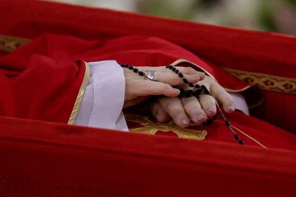papa-francisco:-velorio-e-aberto-ao-publico-no-vaticano