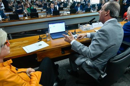 pec-do-fim-da-reeleicao-para-chefes-do-executivo-avanca-no-senado