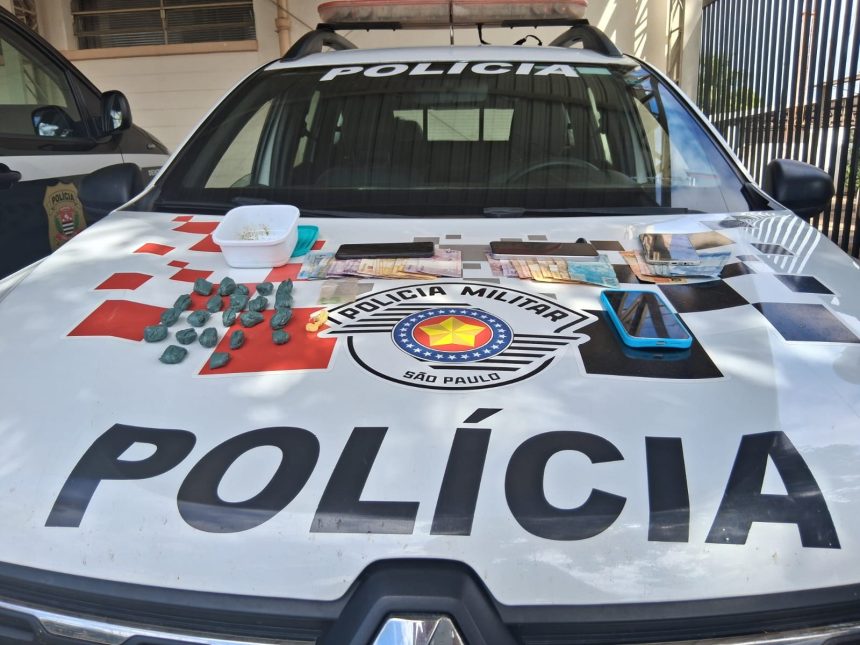 mae-e-filho-sao-presos-em-flagrante-por-trafico-de-drogas-na-vila-esperanca,-em-osvaldo-cruz