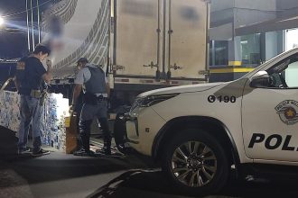 motorista-e-preso-com-mercadorias-estimadas-em-mais-de-r$-1,6-milhao-em-presidente-venceslau