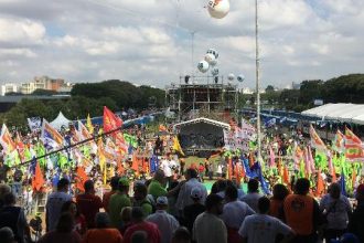 mesmo-com-sorteio-de-carros,-1o-de-maio-de-centrais-tem-publico-reduzido