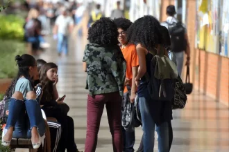 programa-que-oferta-bolsas-de-estudo-a-negros-tem-inscricao-prorrogada