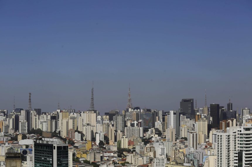 semana-comeca-sem-chuva-e-com-tempo-aberto-em-sp