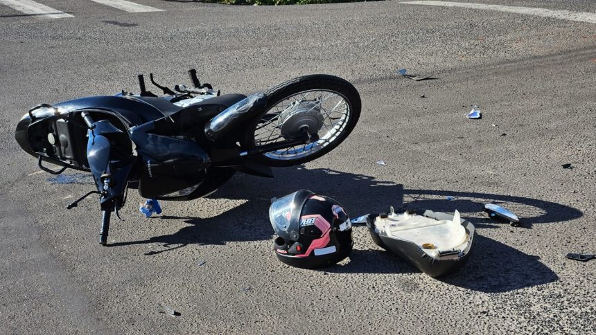 colisao-entre-carro-e-motocicleta-deixa-homem-ferido-na-avenida-presidente-roosevelt,-em-dracena