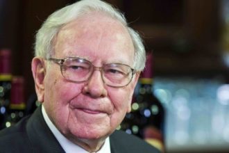 r$-949-bi:-quanto-renderia-fortuna-de-warren-buffett-na-poupanca-e-tesouro