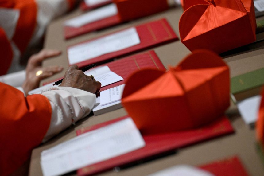 conclave-marca-avanco-das-ordens-religiosas-na-cupula-da-igreja