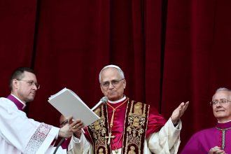papa-leao-xiv-pede-que-igreja-ilumine-“noites-escuras-do-mundo