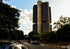 bc-ve-incertezas-e-nao-cita-fim-da-alta-dos-juros-com-selic-a-14,75%-ao-ano