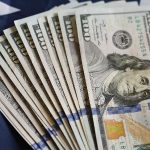 dolar-abre-em-leve-queda-com-espera-por-dados-economicos-dos-eua