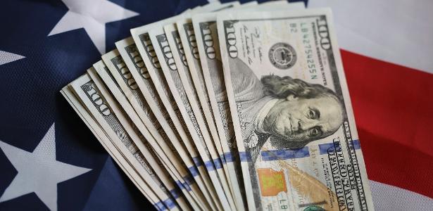 dolar-abre-em-leve-queda-com-espera-por-dados-economicos-dos-eua