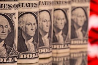 dolar-opera-em-alta,-mesmo-apos-governo-negar-reajuste-do-bolsa-familia
