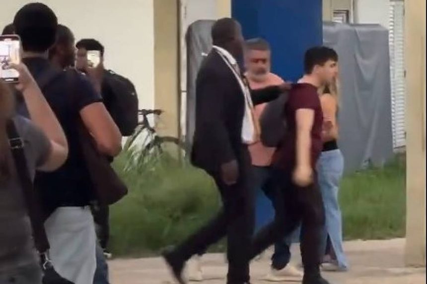 militantes-de-direita-sao-agredidos-e-expulsos-de-campus-de-universidade-no-rio