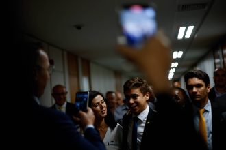 efeito-nikolas-provoca-corrida-de-politicos-em-busca-de-carona-em-visibilidade