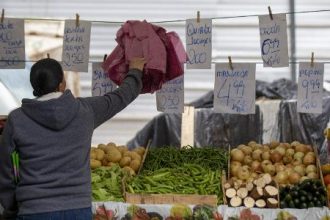 mercado-reduz-projecao-de-inflacao-e-ve-alta-maior-do-pib-neste-ano