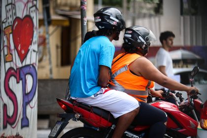 uber-e-99-desafiam-justica-e-prefeitura-de-sp-e-ofertam-mototaxi