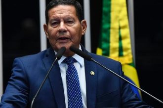mourao-diz-que-nunca-foi-apresentado-a-nenhuma-minuta-de-estado-de-excecao