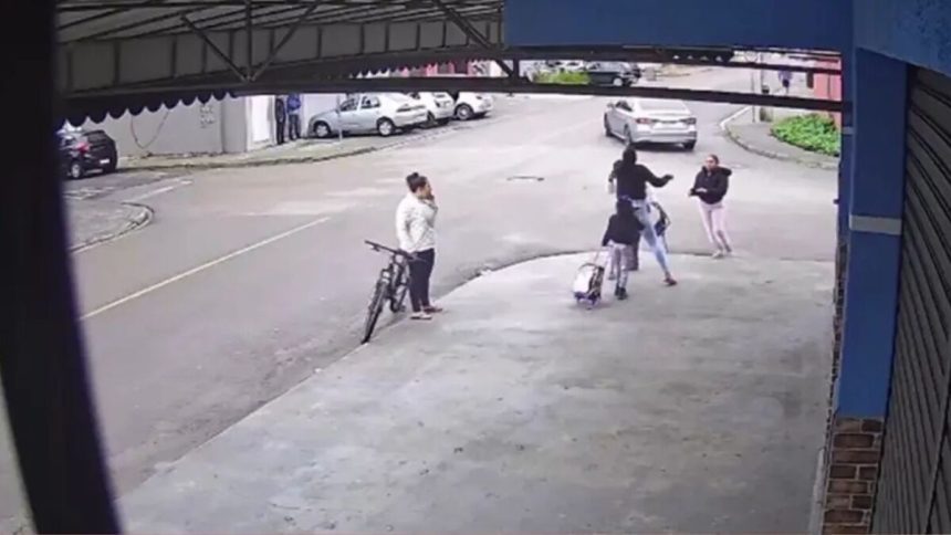 video-mostra-mulher-sendo-agredida-um-dia-antes-de-morrer-no-pr