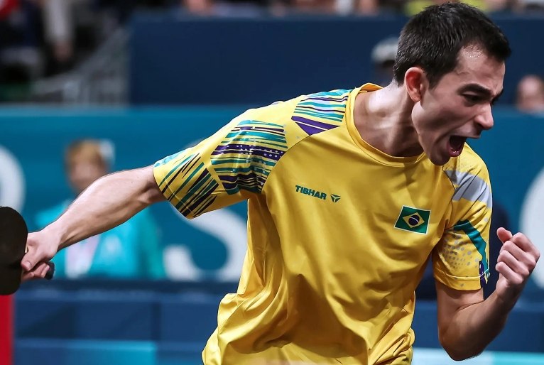 tenis-de-mesa:-hugo-calderano-vence-chines-por-4-sets-a-3-e-avanca-para-a-final-do-mundial