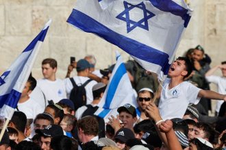 extrema-direita-confronta-palestinos-em-marcha-anual-em-jerusalem