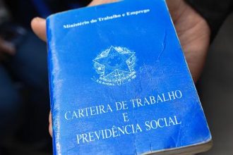 brasil-cria-mais-de-257-mil-postos-com-carteira-assinada-em-abril