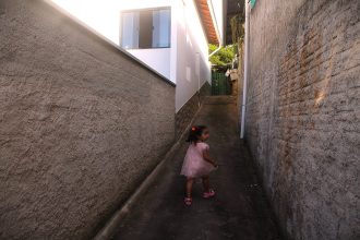 eua-deportam-menina-americana-de-2-anos-para-o-brasil-com-seus-pais